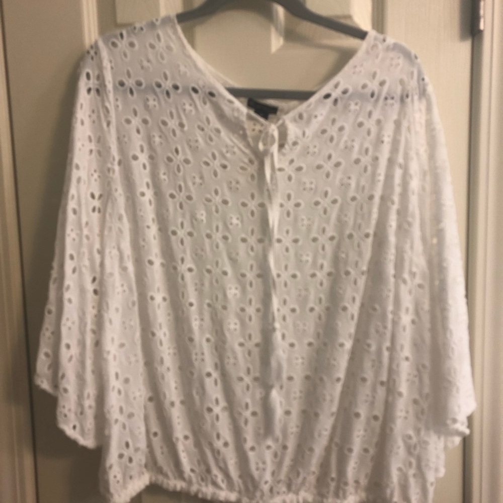 Beautiful eyelet creme colored blouse